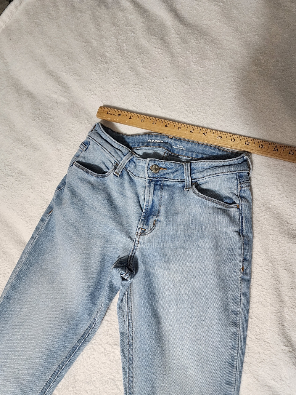 Old Navy Light Wash Women's Bootcut Jeans - Classic Fit - Mid Rise - Picture 5 of 8